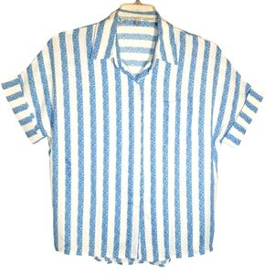 Cato women's lg striped cap sleeves button down collared shirt. 5069